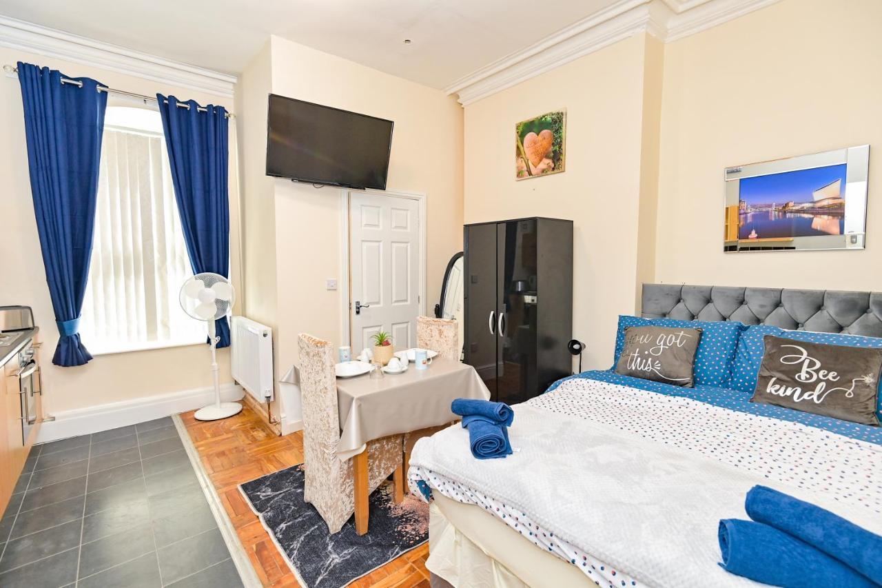 The Elm Wood Apartments Huddersfield Habitación foto